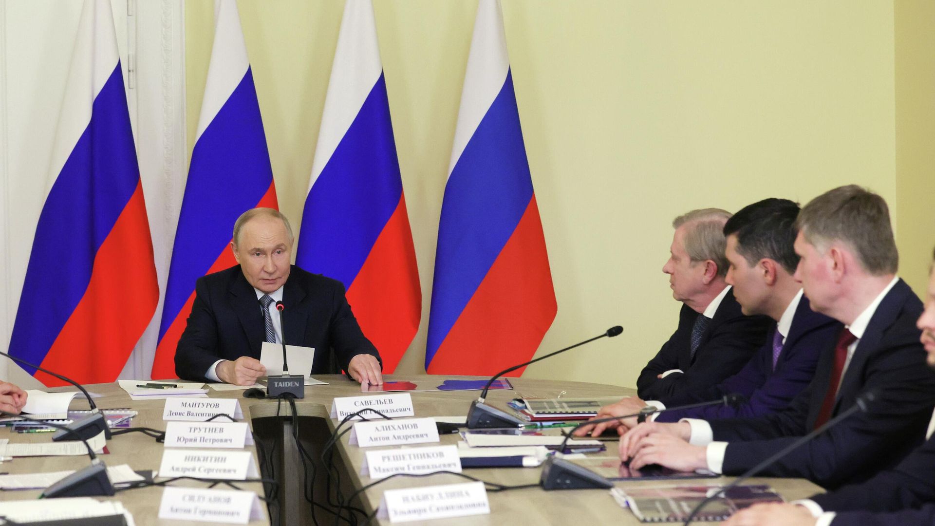 Президент Владимир Путин проводит совещание о развитии отечественной авиации Президент Владимир Путин проводит совещание о развитии отечественной авиации - РИА Новости, 1920, 24.06.2026