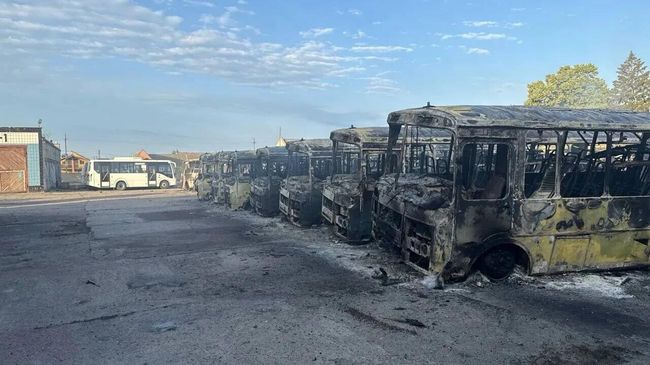 Последствия удара ВСУ по автобусному парку в Херсонской области