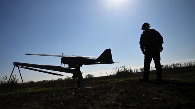 Военнослужащий расчета разведывательного БПЛА Орлан-10 