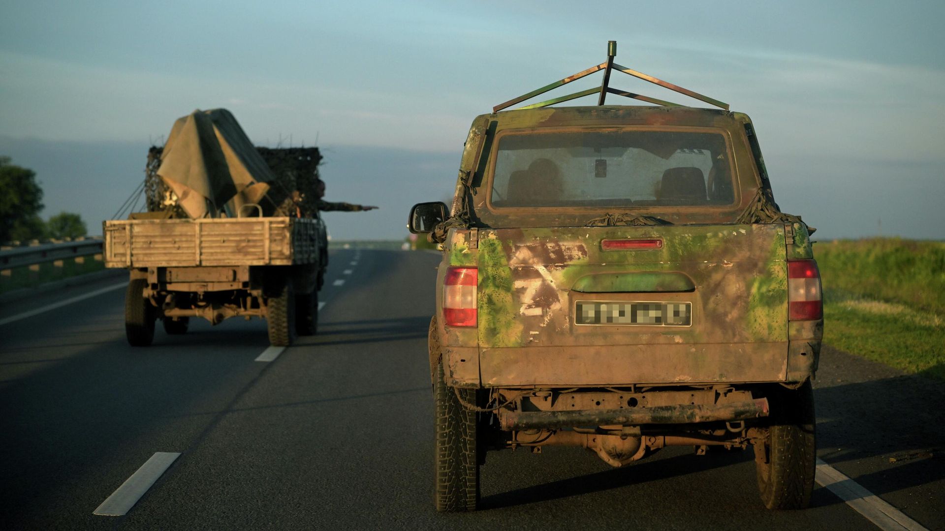 Автомобили мобильной огневой группы Автомобили мобильной огневой группы - РИА Новости, 1920, 28.07.2026