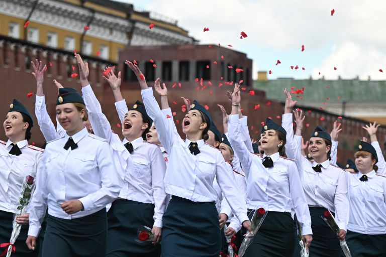 Торжественная церемония выпуска курсантов, студентов, слушателей и кадетов Академии Государственной противопожарной службы и Академии гражданской защиты МЧС России на Красной площади в Москве Торжественная церемония выпуска курсантов, студентов, слушателей и кадетов Академии Государственной противопожарной службы и Академии гражданской защиты МЧС России на Красной площади в Москве