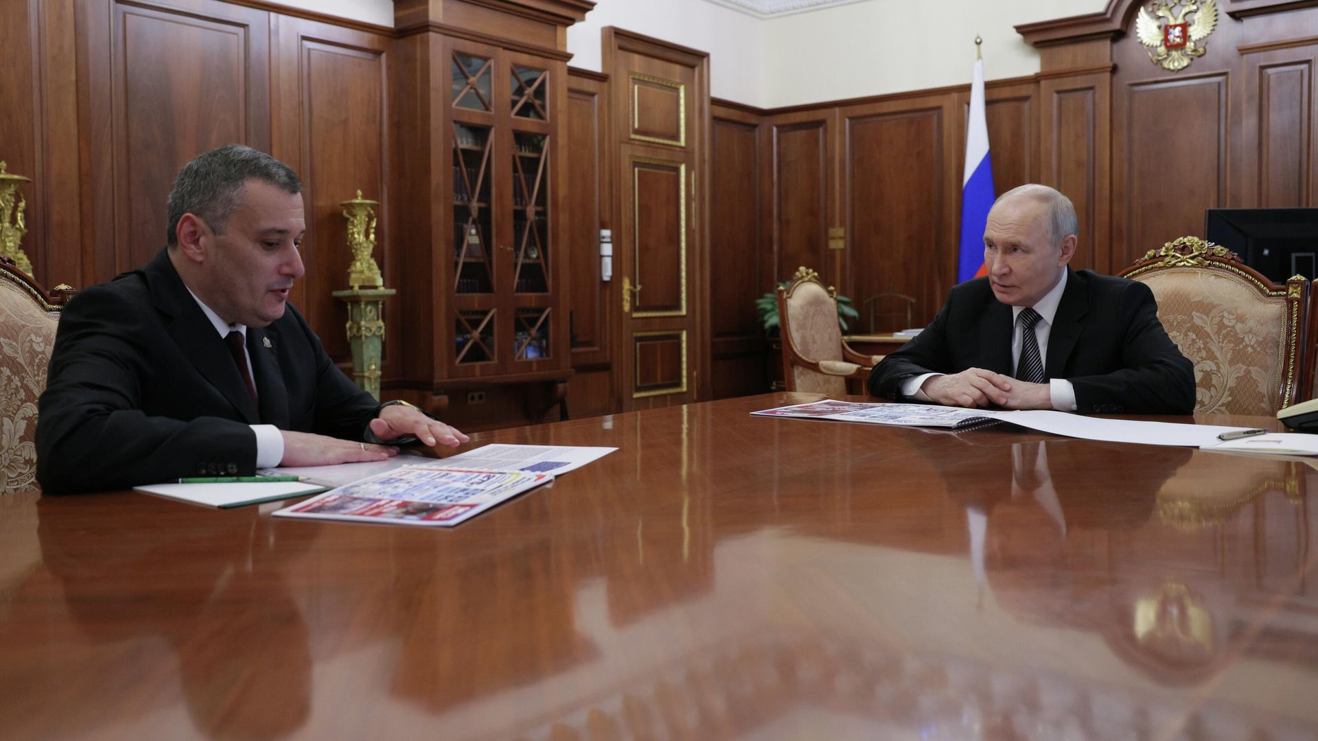 Встреча Владимира Путина с губернатором Курской области Александром Хинштейном - РИА Новости, 1920, 30.06.2026
