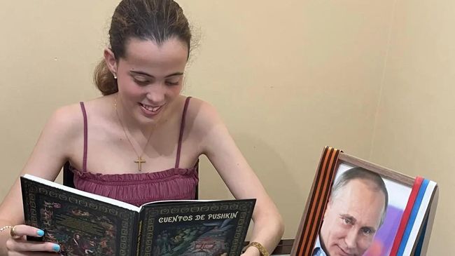 Испанская школьница Люсия, написавшая Путину