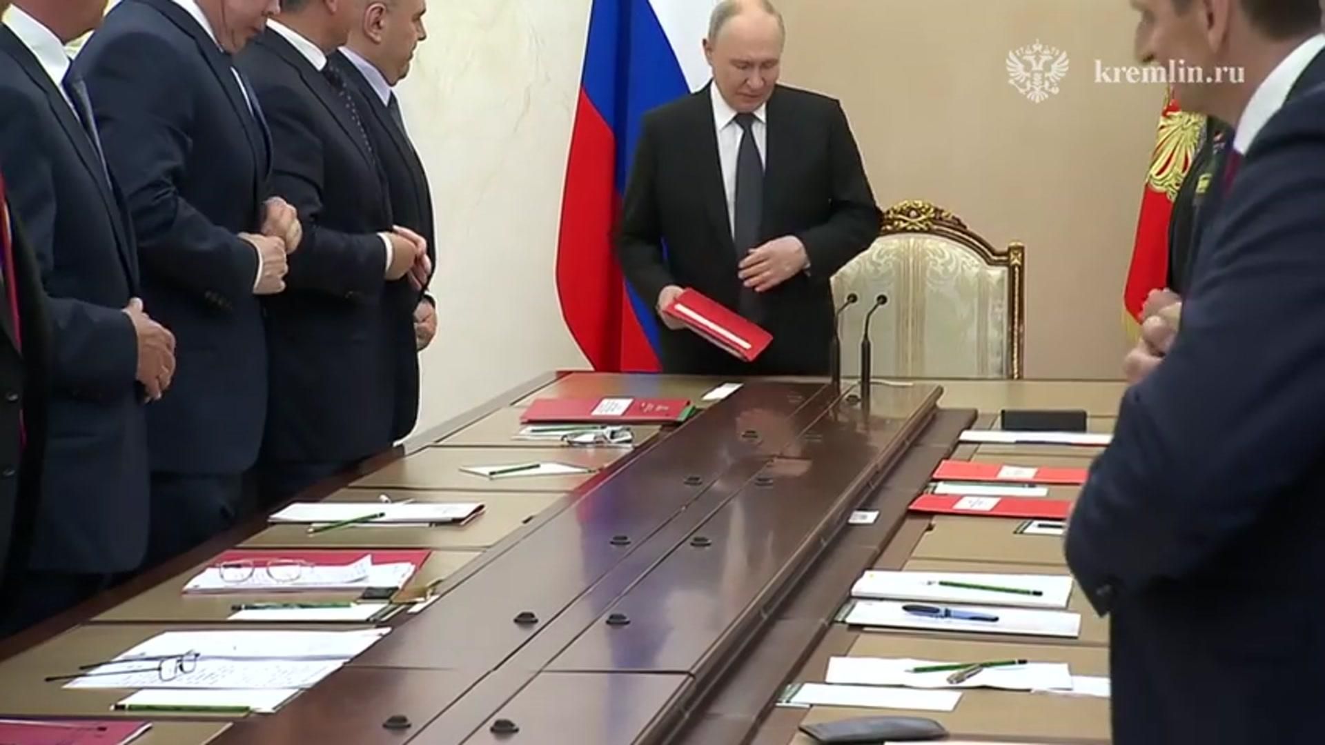 Путин провел оперативное совещание с постоянными членами Совбеза - РИА Новости, 1920, 01.07.2026