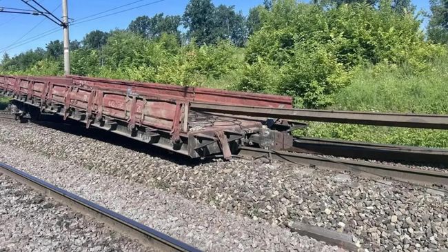 На месте схода грузового поезда с рельсов на перегоне в Татарстане. 2 июля 2026