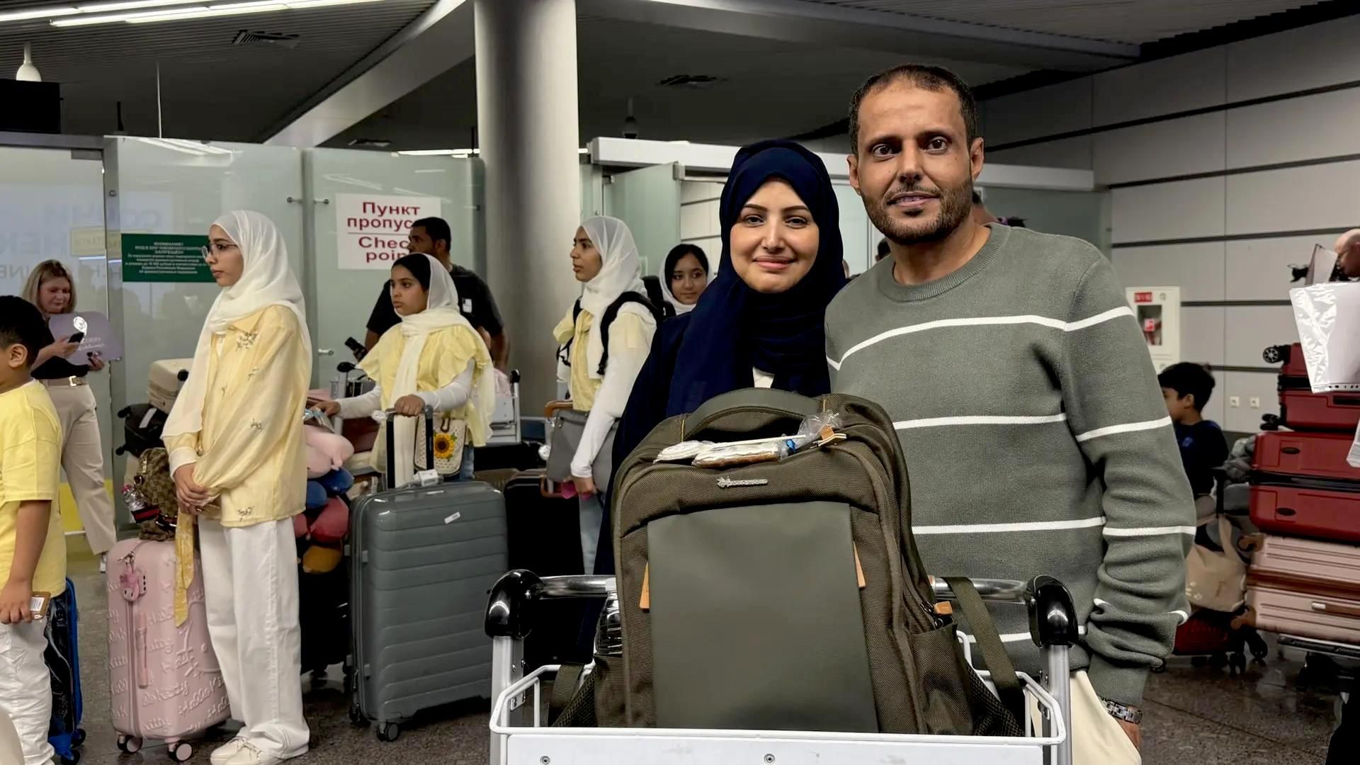 Пассажиры первого рейса Oman Air из Маската в Сочи Пассажиры первого рейса Oman Air из Маската в Сочи - РИА Новости, 1920, 03.07.2026