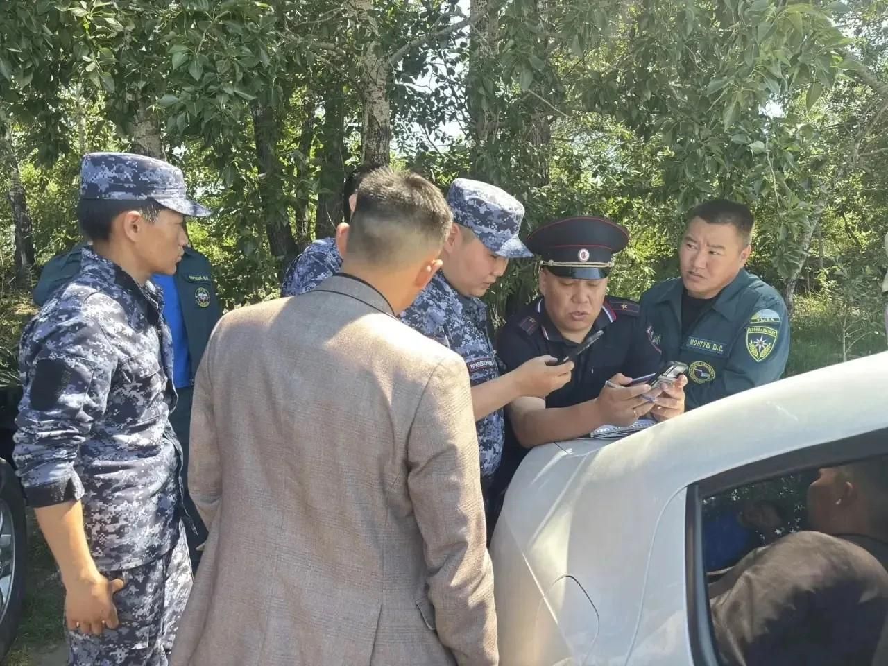 Поиск пропавших девочек на берегу Енисея в Туве Поиск пропавших девочек на берегу Енисея в Туве - РИА Новости, 1920, 06.07.2026