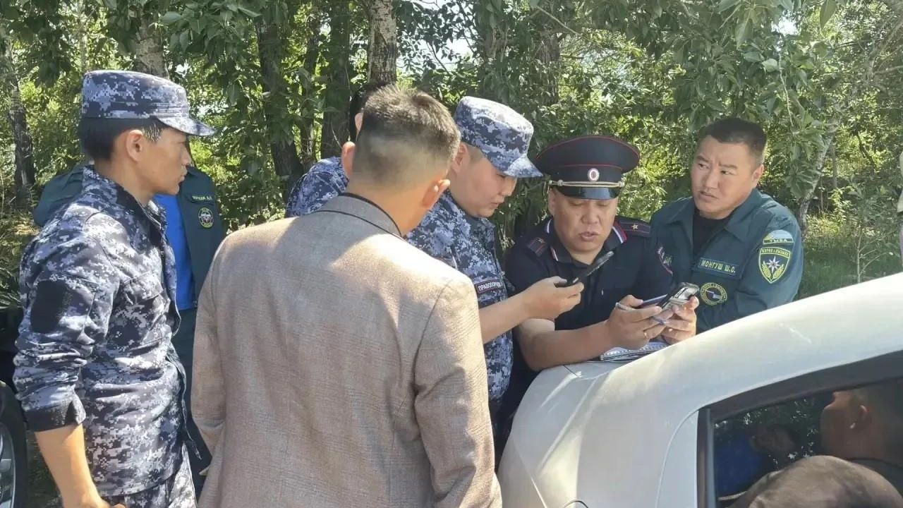 Поиск пропавших девочек на берегу Енисея в Туве Поиск пропавших девочек на берегу Енисея в Туве - РИА Новости, 1920, 06.07.2026