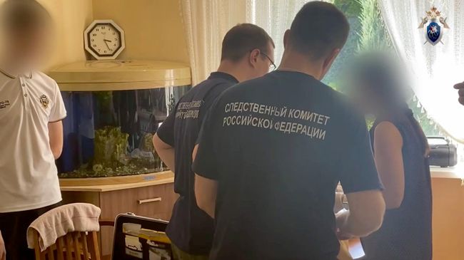 Сотрудники СК на месте двойного убийства в Щекино. Кадр видео
