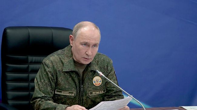 Президент России Владимир Путин посетил один из вспомогательных пунктов Объединенной группировки войск