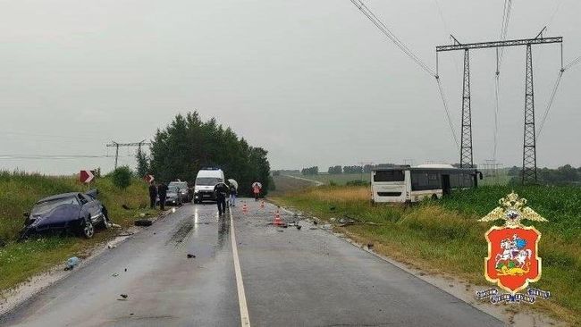 Последствия ДТП с участием автобуса в Подмосковье