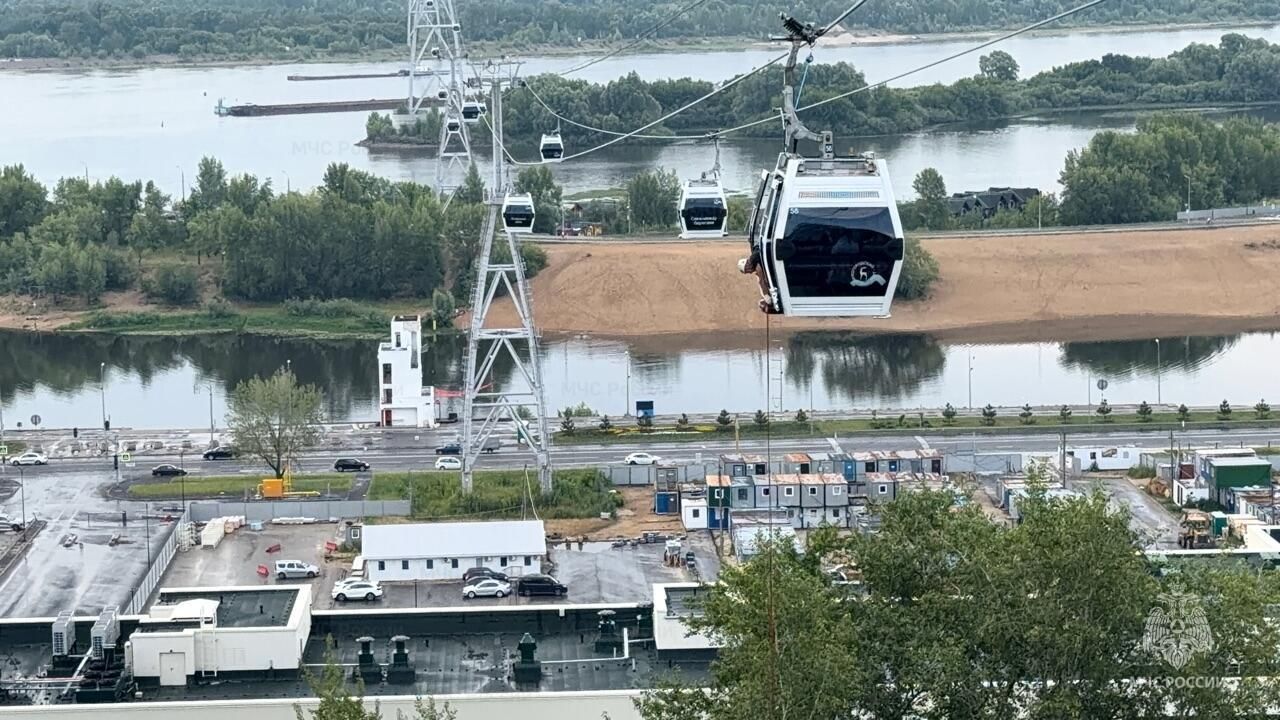 Кабинки с людьми застряли на канатной дороге в Нижнем Новгороде из-за непогоды Кабинки с людьми застряли на канатной дороге в Нижнем Новгороде из-за непогоды - РИА Новости, 1920, 06.07.2026