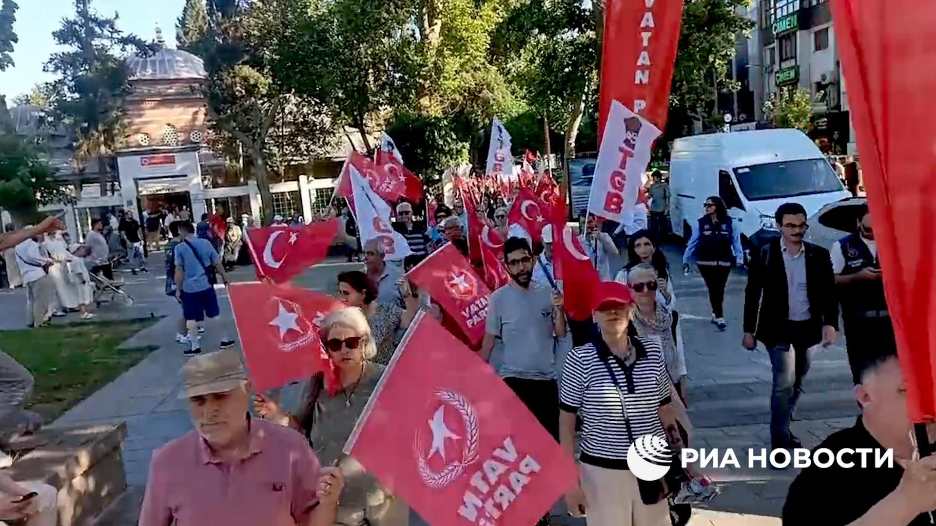 Протесты против саммита НАТО в Стамбуле Протесты против саммита НАТО в Стамбуле - РИА Новости, 1920, 05.07.2026