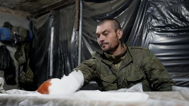 Боец, пострадавший от удара дрона, не мог эвакуироваться из передовой на протяжении шести дней