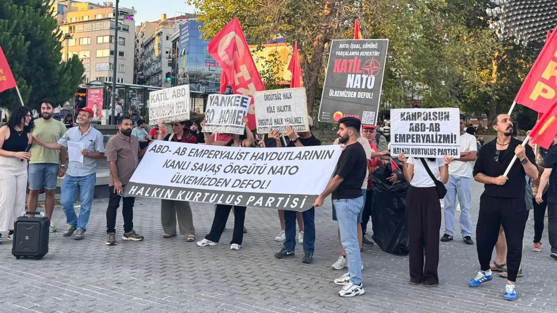Демонстрация против саммита НАТО в Стамбуле Демонстрация против саммита НАТО в Стамбуле - РИА Новости, 1920, 06.07.2026