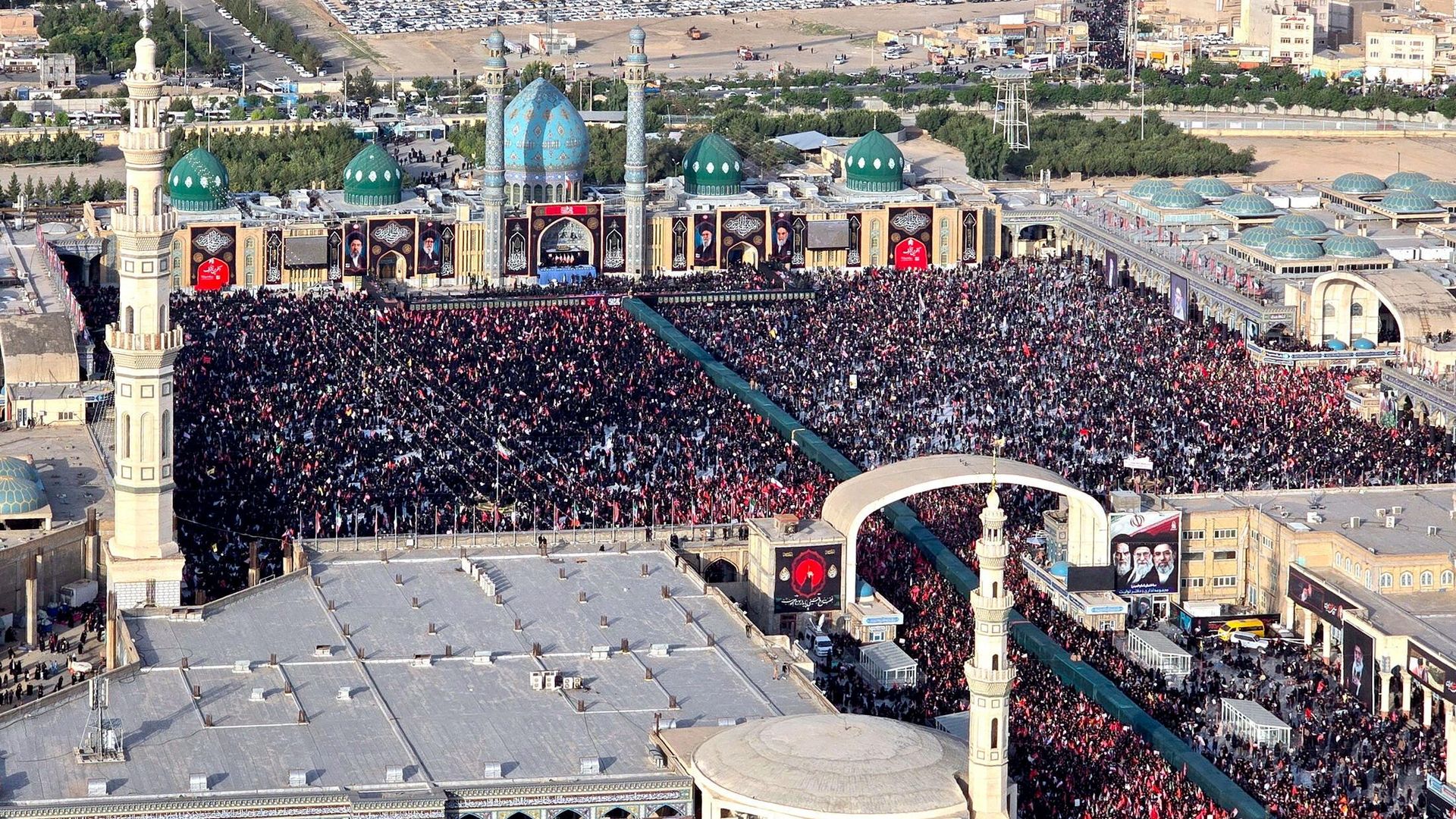 Прощание с верховным лидером Ирана Али Хаменеи в городе Кум Прощание с верховным лидером Ирана Али Хаменеи в городе Кум - РИА Новости, 1920, 07.07.2026