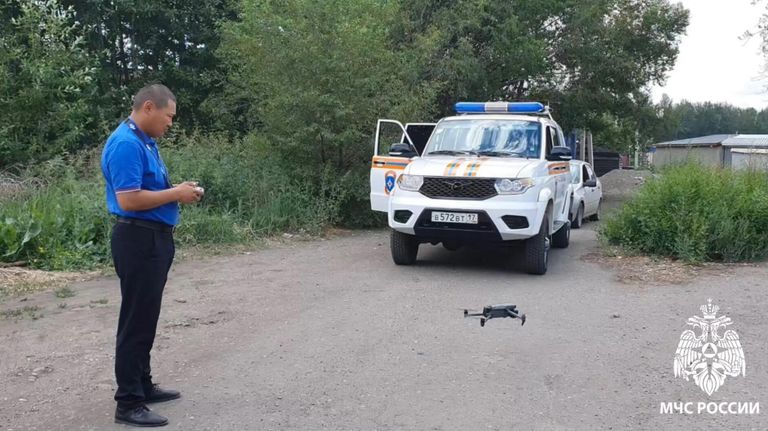Сотрудники МЧС участвуют в поисках пропавших девочек в Кызыле Сотрудники МЧС участвуют в поисках пропавших девочек в Кызыле