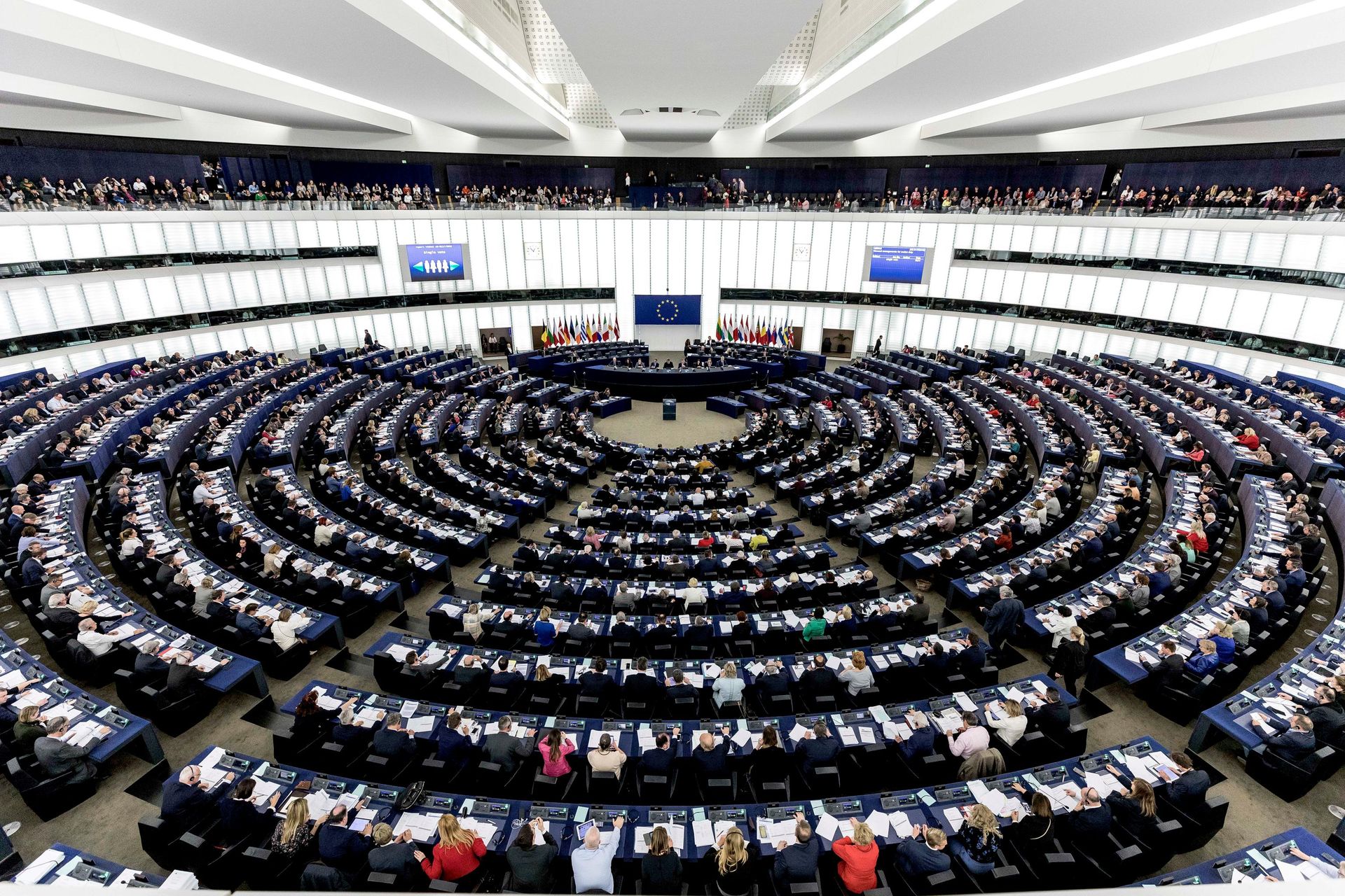 Общий вид зала заседаний Европейского парламента во время пленарной сессии - РИА Новости, 1920, 31.07.2026