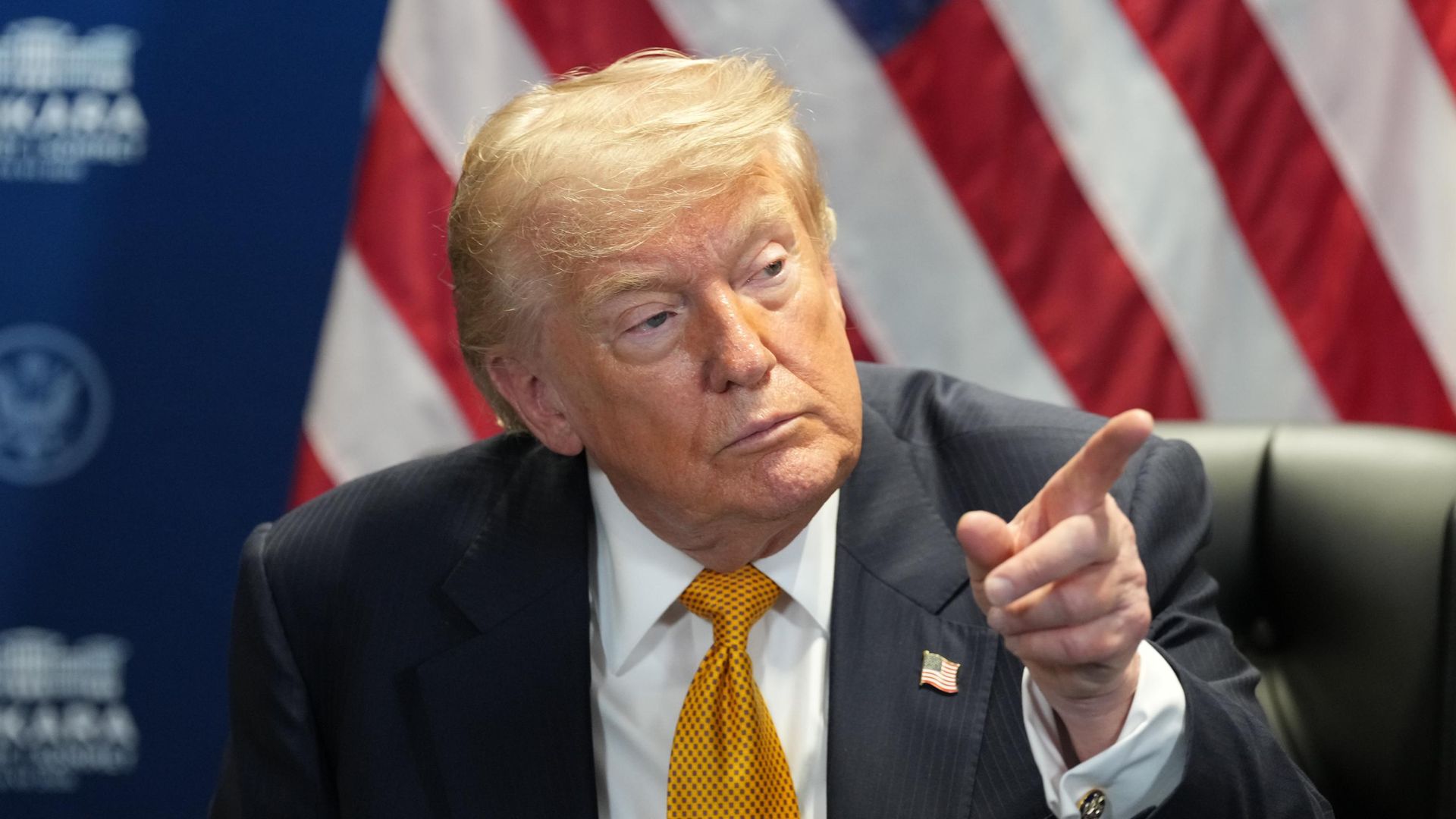 Президент США Дональд Трамп во время встречи с Владимиром Зеленским в Анкаре Президент США Дональд Трамп во время встречи с Владимиром Зеленским в Анкаре - РИА Новости, 1920, 08.07.2026