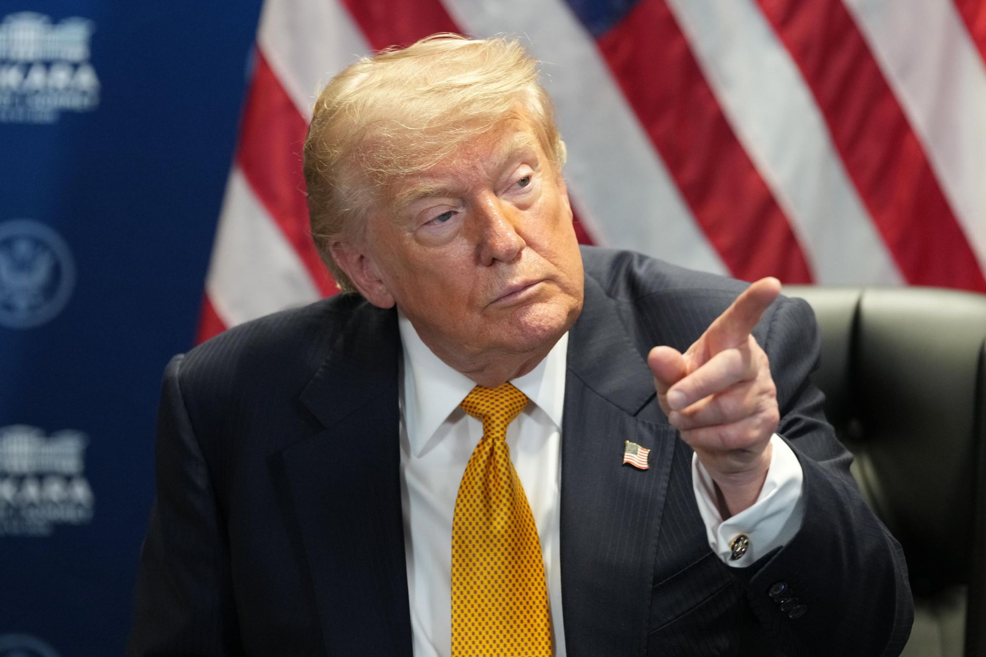 Президент США Дональд Трамп во время встречи с Владимиром Зеленским в Анкаре Президент США Дональд Трамп во время встречи с Владимиром Зеленским в Анкаре - РИА Новости, 1920, 13.07.2026