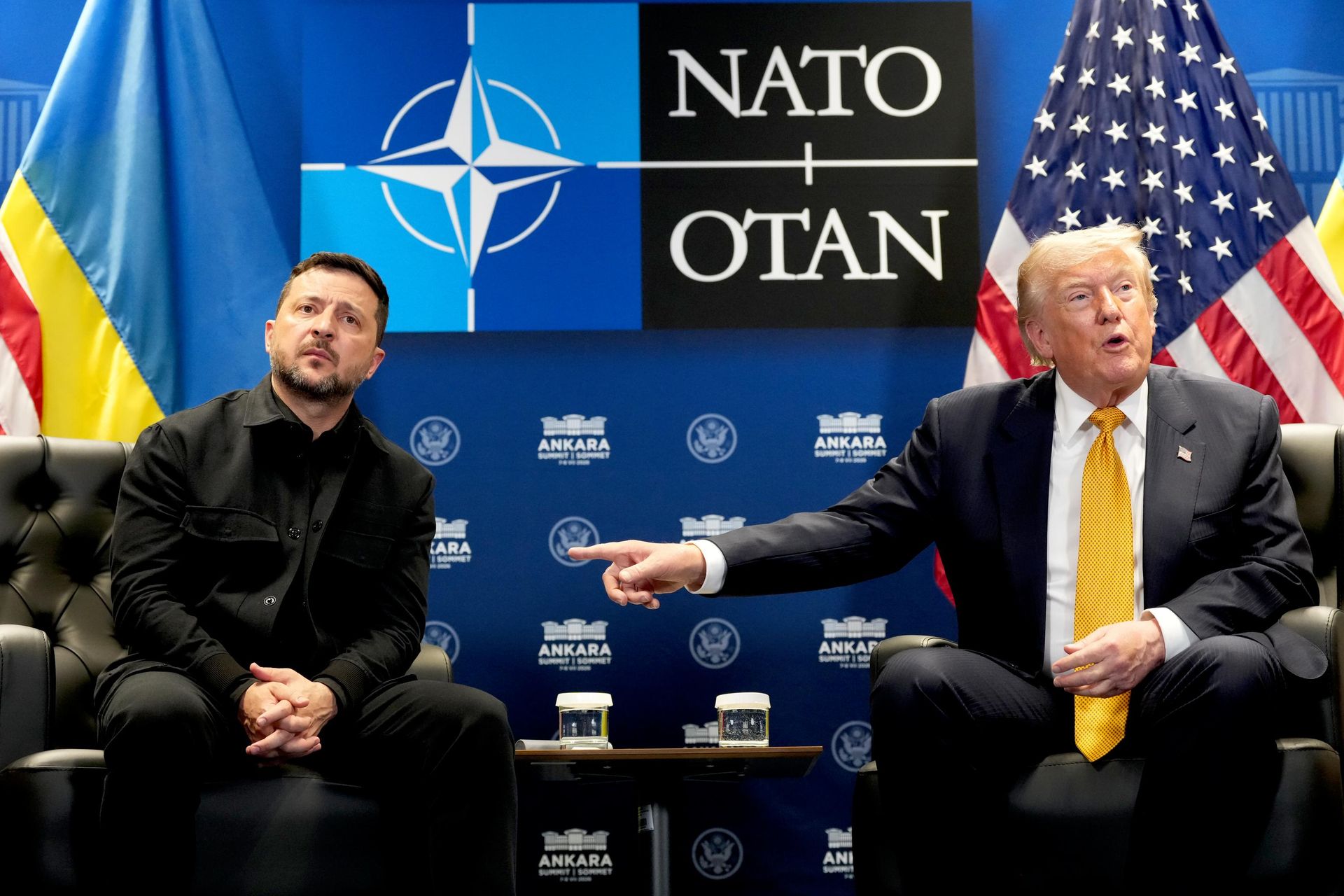 Владимир Зеленский и президент США Дональд Трамп во время встречи в Анкаре Владимир Зеленский и президент США Дональд Трамп во время встречи в Анкаре - РИА Новости, 1920, 07.09.2026