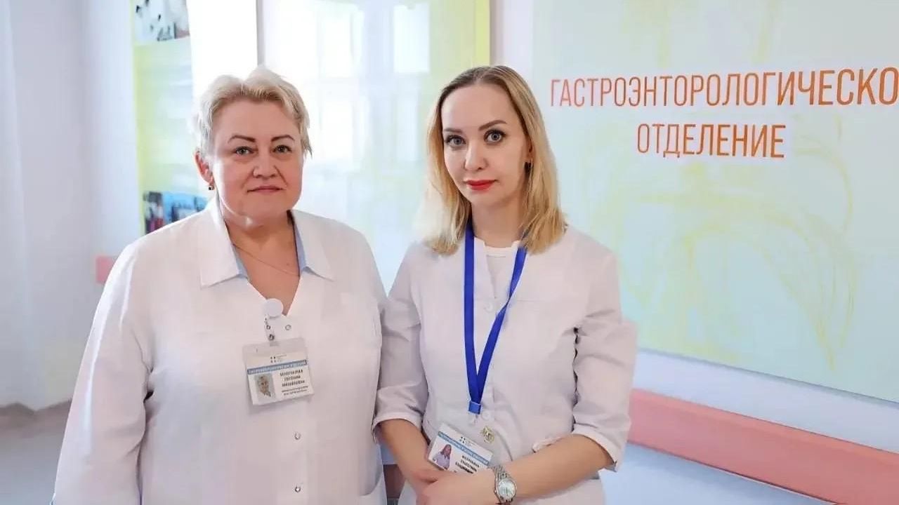 В Нижневартовской окружной клинической больнице врачи спасли жительницу Югры с тяжелой формой токсического гепатита - РИА Новости, 1920, 08.07.2026