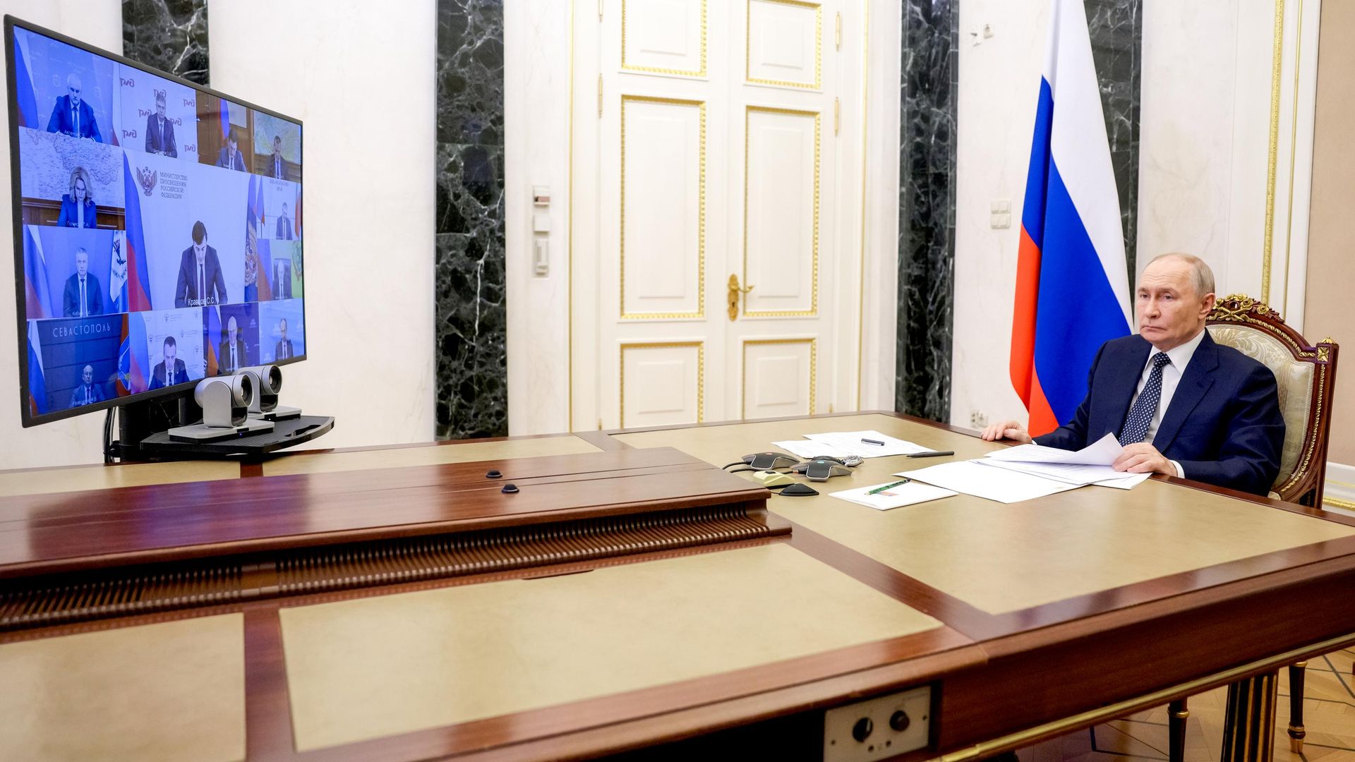Президент РФ Владимир Путин проводит в режиме видеоконфереции совещание с членами правительства РФ Президент РФ Владимир Путин проводит в режиме видеоконфереции совещание с членами правительства РФ - РИА Новости, 1920, 08.07.2026