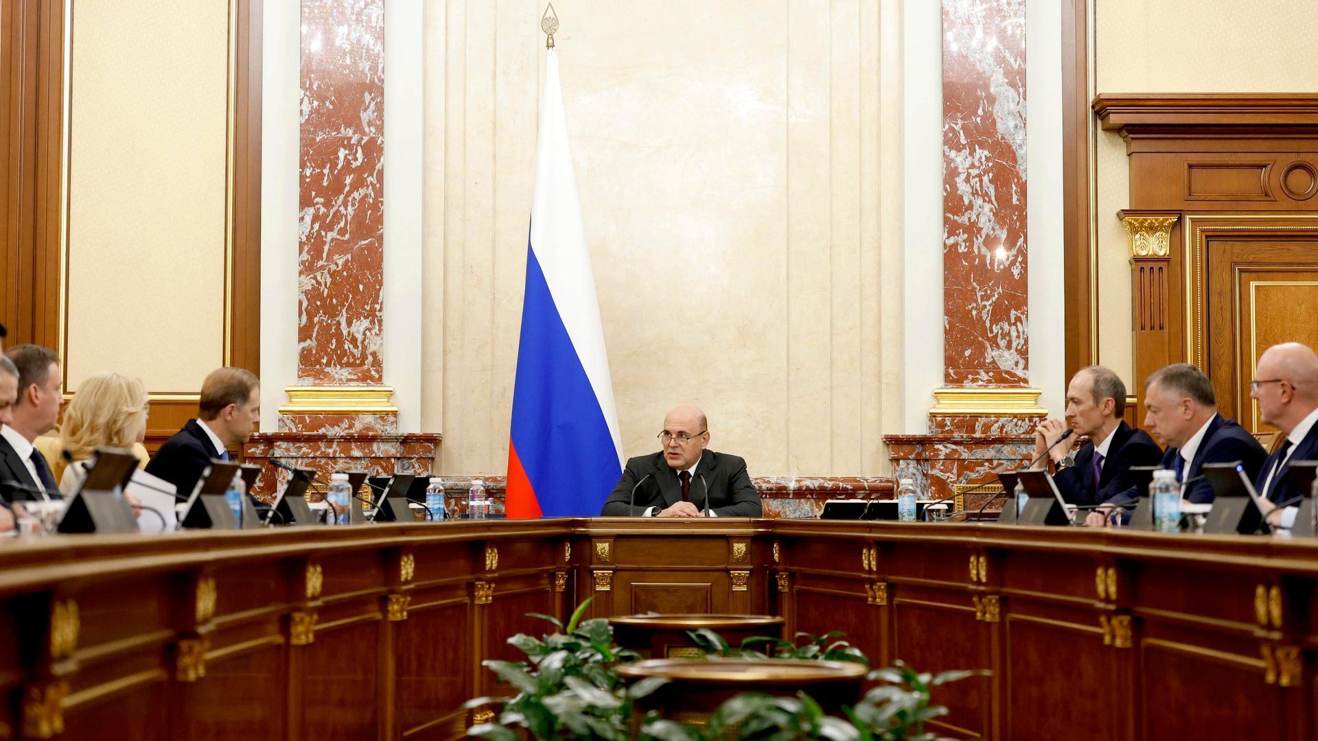 Председатель правительства РФ Михаил Мишустин проводит заседание кабинета министров РФ. 9 июля 2026 Председатель правительства РФ Михаил Мишустин проводит заседание кабинета министров РФ. 9 июля 2026 - РИА Новости, 1920, 09.07.2026