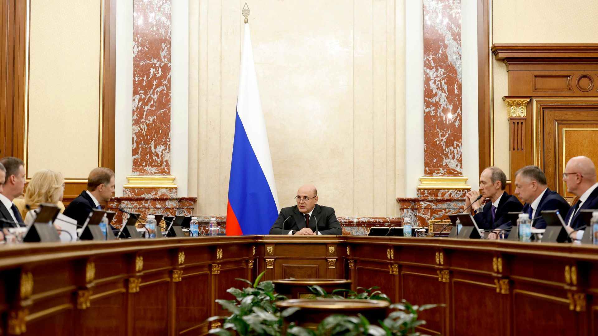 Председатель правительства РФ Михаил Мишустин проводит заседание кабинета министров РФ. 9 июля 2026 Председатель правительства РФ Михаил Мишустин проводит заседание кабинета министров РФ. 9 июля 2026 - РИА Новости, 1920, 09.07.2026
