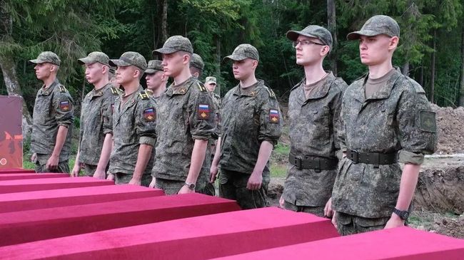 Церемония перезахоронения останков 543 узников фашистского концлагеря Дулаг-102 в Волосовском районе Ленинградской области Церемония перезахоронения останков 543 узников фашистского концлагеря Дулаг-102 в Волосовском районе Ленинградской области