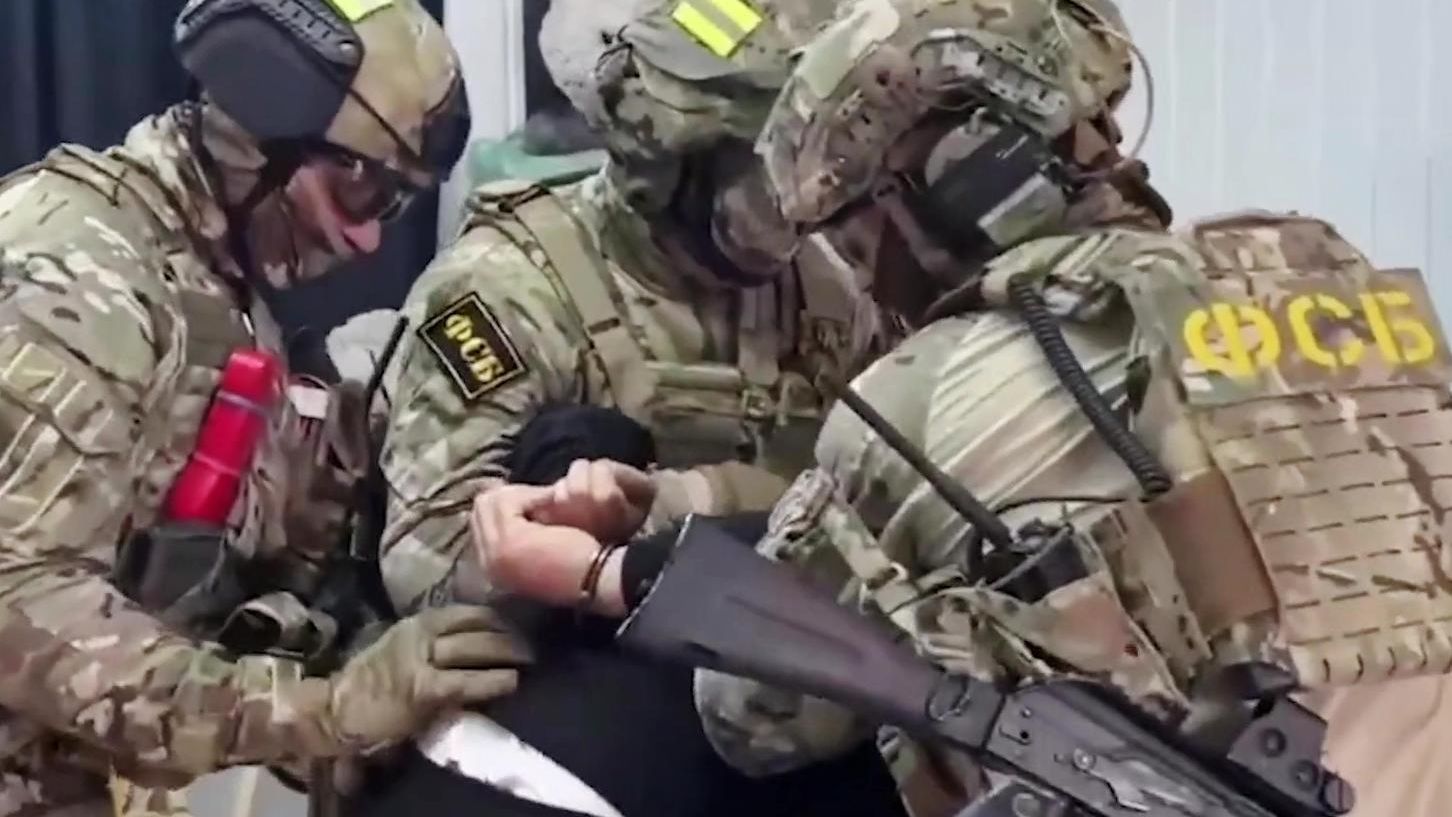 ФСБ пресекла попытку подготовки терактов на военных аэродромах ФСБ пресекла попытку подготовки терактов на военных аэродромах - РИА Новости, 1920, 13.07.2026