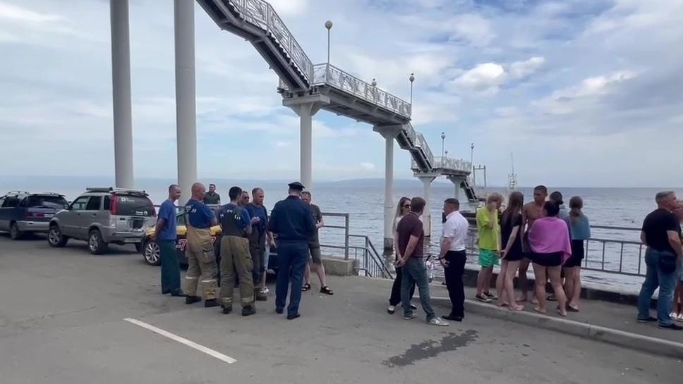 Пирс, обрушившийся в бухте Муравьиная в городе Артем Приморского края. 13 июля 2026 Пирс, обрушившийся в бухте Муравьиная в городе Артем Приморского края. 13 июля 2026 - РИА Новости, 1920, 13.07.2026