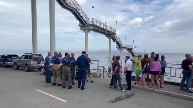 Пирс, обрушившийся в бухте Муравьиная в городе Артем Приморского края. 13 июля 2026