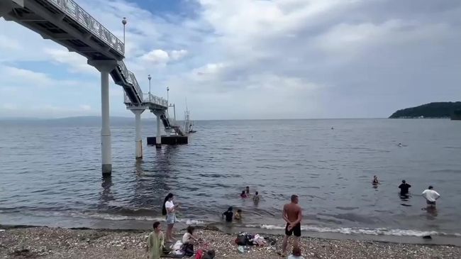 Пирс, обрушившийся в бухте Муравьиная в городе Артем Приморского края