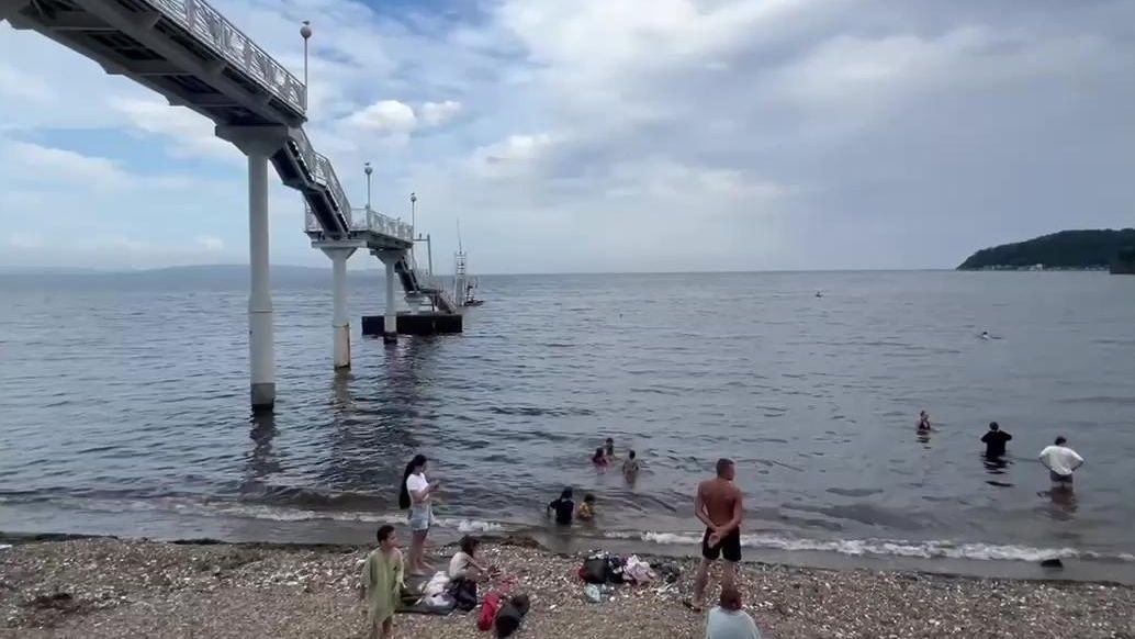 Пирс, обрушившийся в бухте Муравьиная в городе Артем Приморского края. 13 июля 2026 - РИА Новости, 1920, 13.07.2026