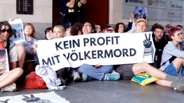 Акция протеста у офиса оборонного концерна Rheinmetall в центре Берлина Акция протеста у офиса оборонного концерна Rheinmetall в центре Берлина - РИА Новости, 1920, 13.07.2026