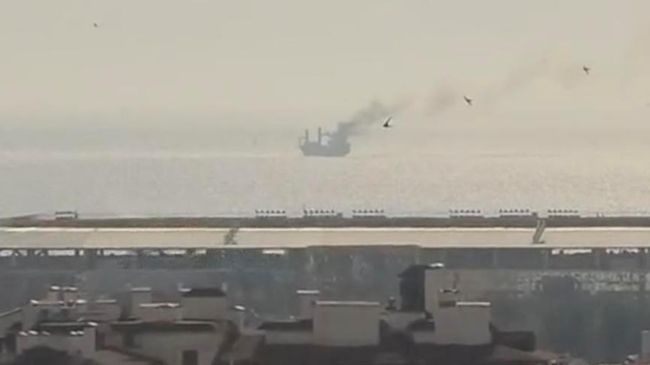 Дым над танкером в Одесской области