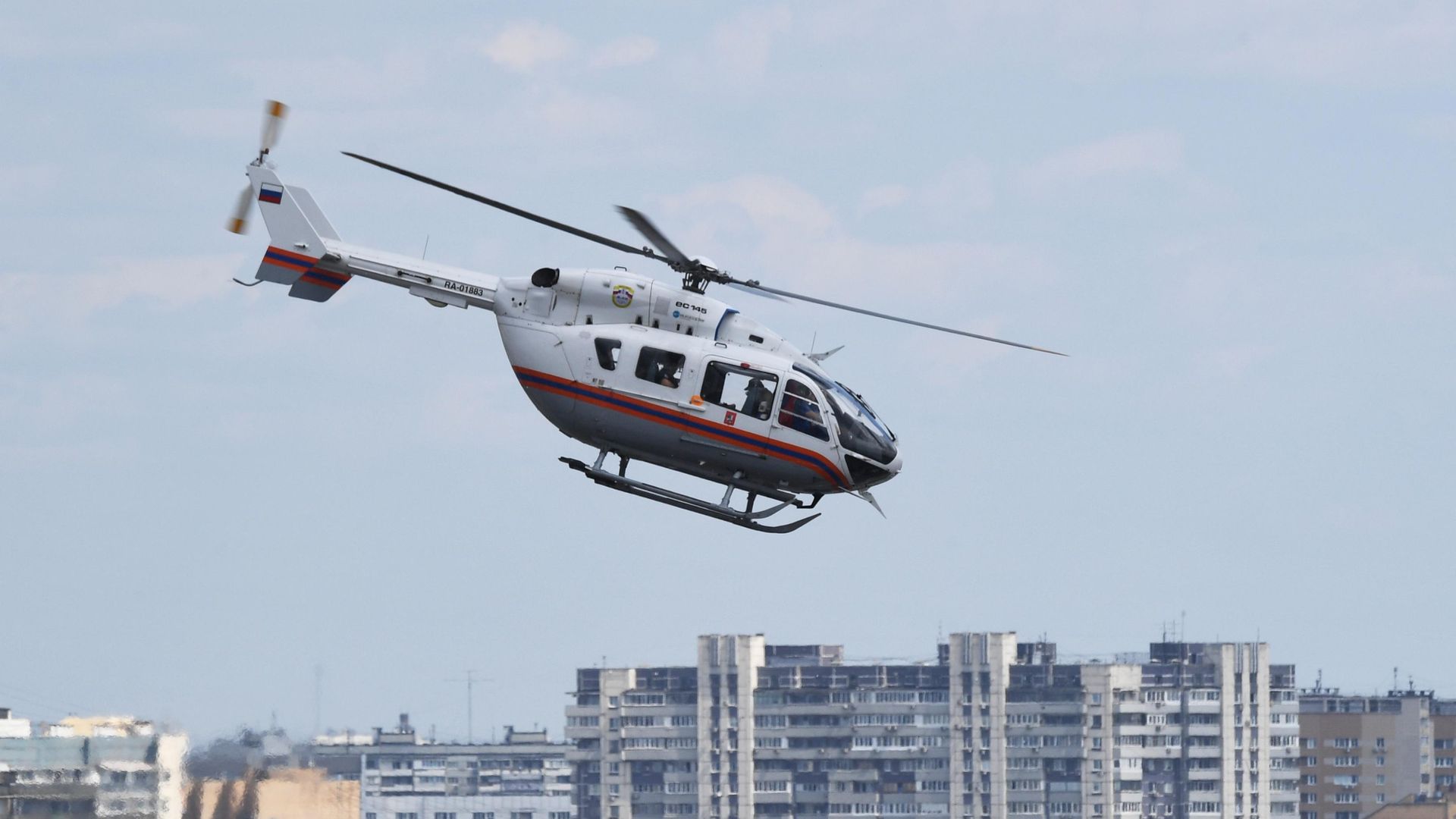 Вертолет санитарной авиации Московского авиацентра в Москве Вертолет санитарной авиации Московского авиацентра в Москве - РИА Новости, 1920, 22.07.2026
