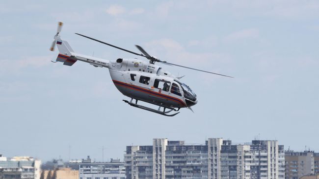 Вертолет санитарной авиации Московского авиацентра в Москве