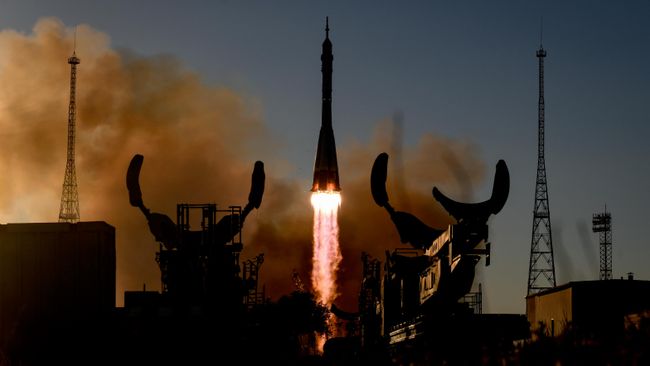 Запуск ракеты-носителя Союз-2.1а с  пилотируемым кораблем Союз МС-29 с космодрома Байконур
