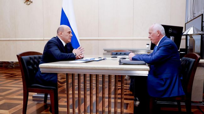 Председатель правительства РФ Михаил Мишустин и генеральный директор государственной корпорации Ростех Сергей Чемезов