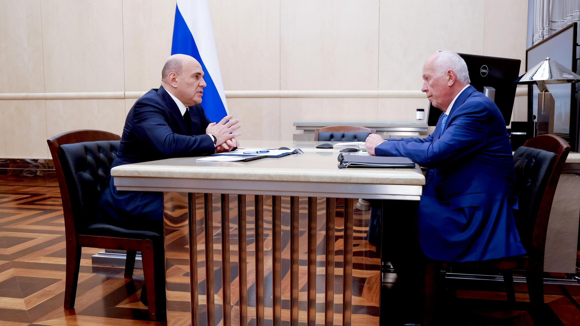 Председатель правительства РФ Михаил Мишустин и генеральный директор государственной корпорации Ростех Сергей Чемезов Председатель правительства РФ Михаил Мишустин и генеральный директор государственной корпорации Ростех Сергей Чемезов - РИА Новости, 1920, 15.07.2026