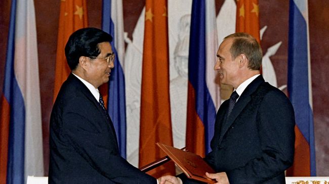 Владимир Путин и Ху Цзиньтао подписали совместную декларацию, в которой подводятся итоги реализации Договора о добрососедстве, дружбе и сотрудничестве 
