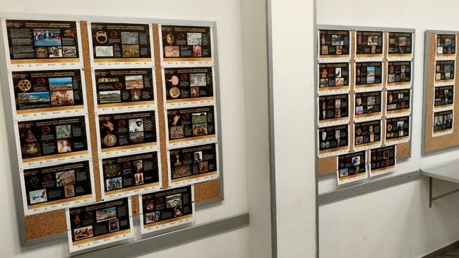 Выставка Крымское золото: цивилизованная Европа грабит российские сокровища в зале приема посетителей консульского отдела посольства России в Польше