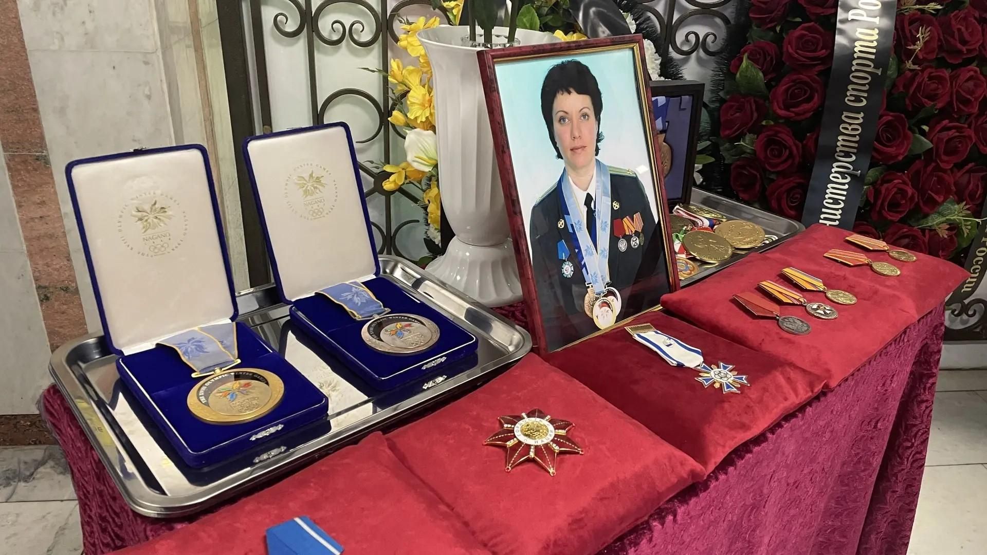 Церемония прощания с биатлонисткой и профессором Галиной Куклевой Церемония прощания с биатлонисткой и профессором Галиной Куклевой - РИА Новости, 1920, 16.07.2026