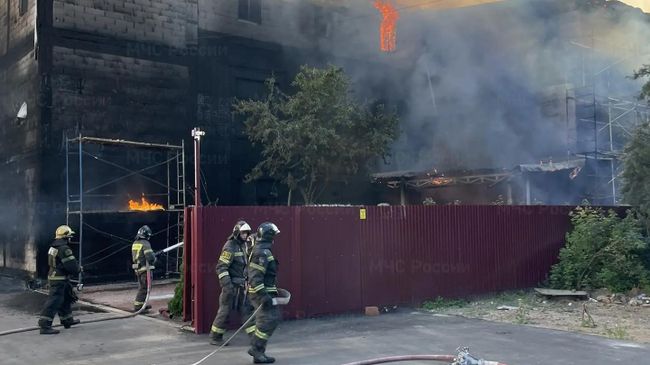 Пожар в здании швейного производства в подмосковном Серпухове