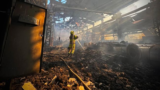 Последствия удара по логистическому центру ВСУ в Черниговской области