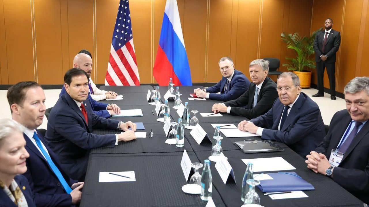 Министр иностранных дел РФ Сергей Лавров и госсекретарь США Марко Рубио во время встречи в Маниле - РИА Новости, 1920, 23.07.2026