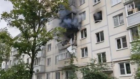 Сотрудники МЧС ликвидируют пожар после взрыва газа в жилом доме в Егорьевске Московской области Сотрудники МЧС ликвидируют пожар после взрыва газа в жилом доме в Егорьевске Московской области - РИА Новости, 1920, 23.07.2026