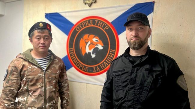 Бойцы отряда Александр с позывным Якудза (слева) и Роман с позывным Редман (справа) Бойцы отряда Александр с позывным Якудза (слева) и Роман с позывным Редман (справа)